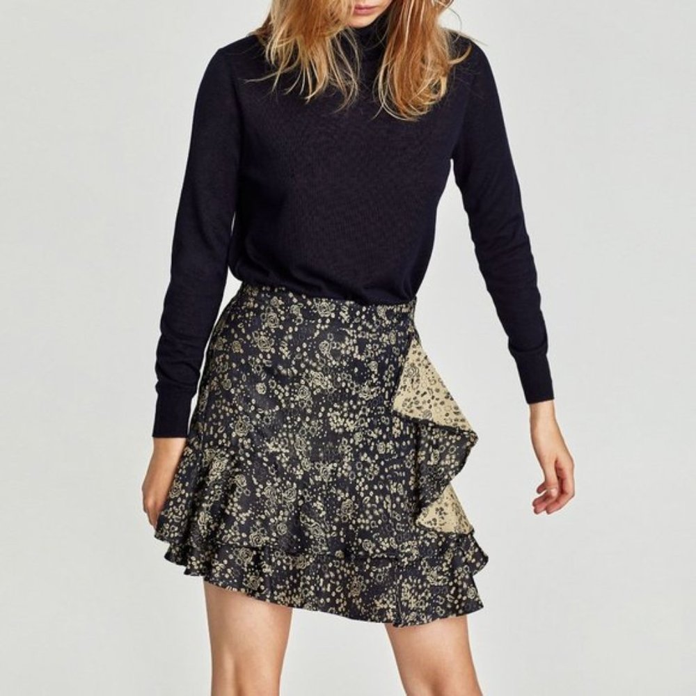 Zara. Floral skirt with double ruffle